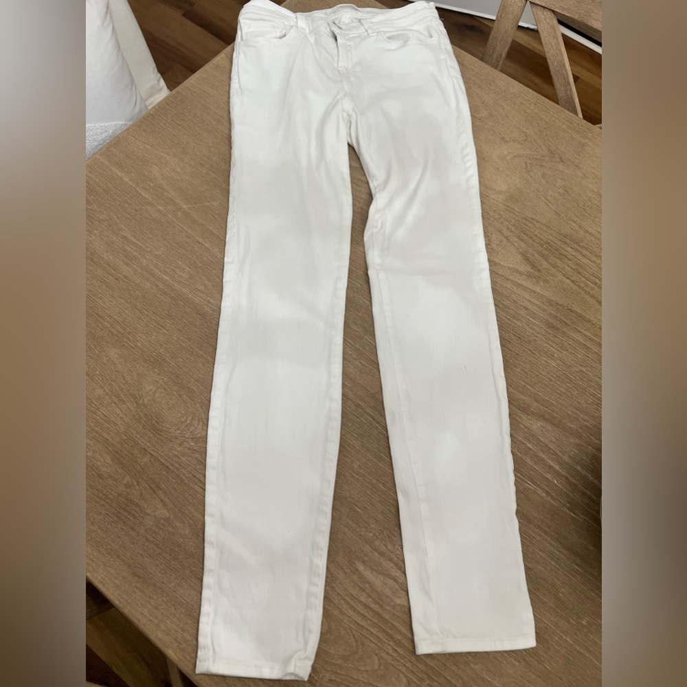 Jbrand skinny leg jeans in snow wash size 27